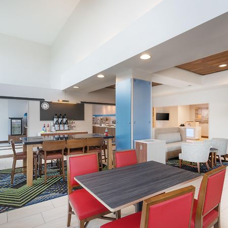Holiday Inn Express Hotel & Suites Frankfort By Ihg Exterior photo