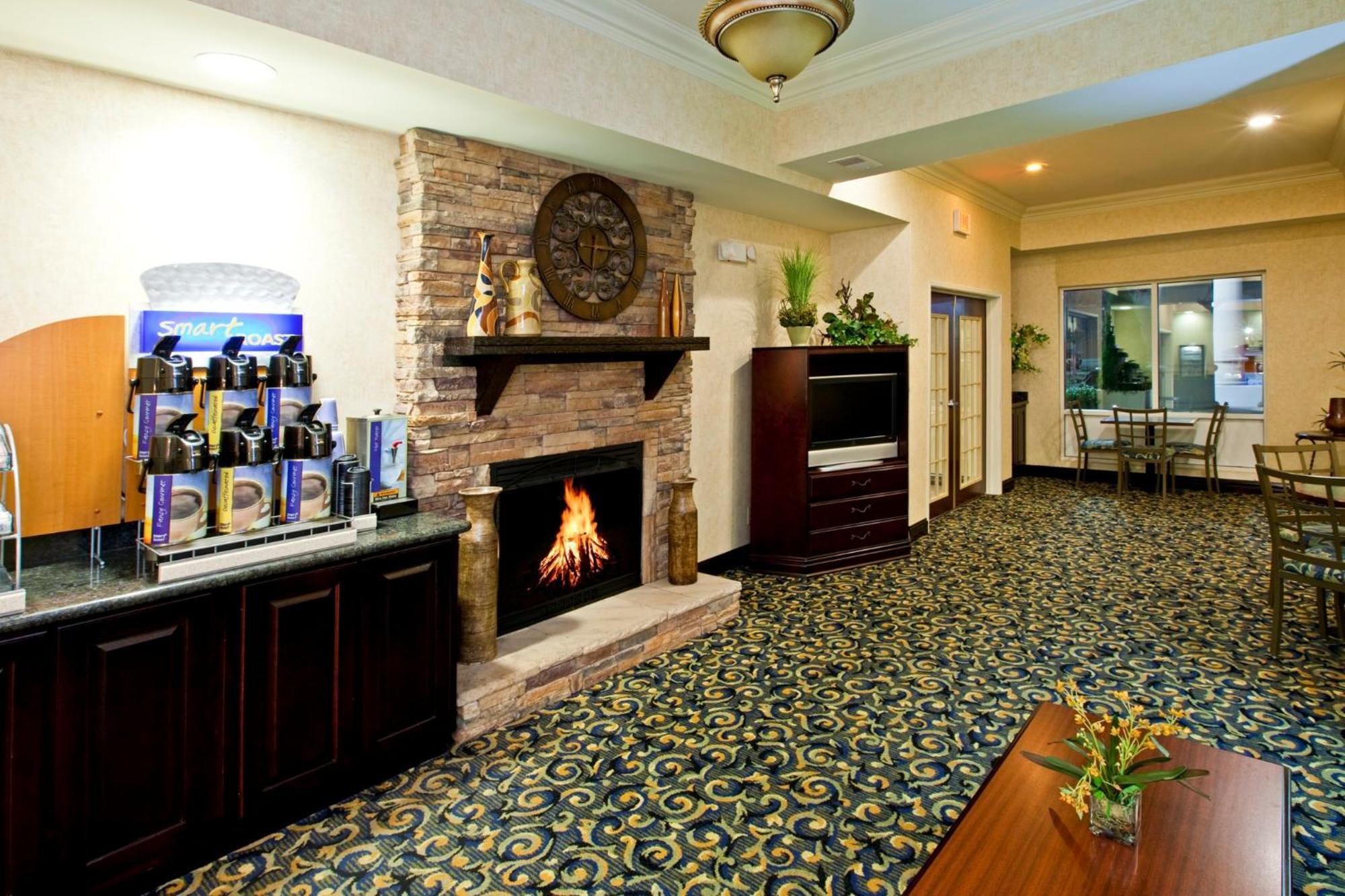 Holiday Inn Express Hotel & Suites Frankfort By Ihg Exterior photo