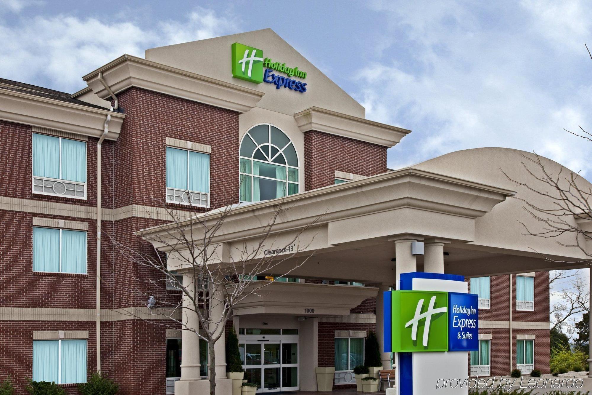 Holiday Inn Express Hotel & Suites Frankfort By Ihg Exterior photo