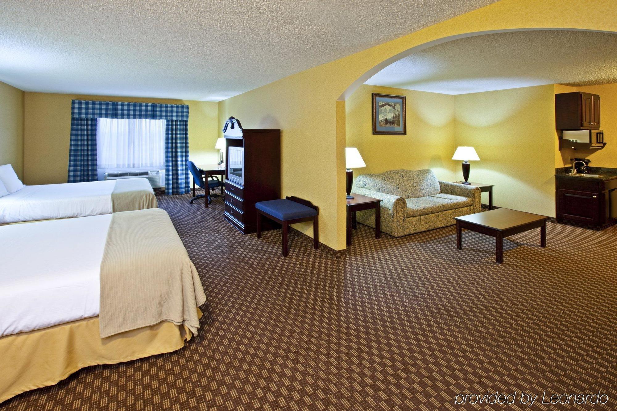 Holiday Inn Express Hotel & Suites Frankfort By Ihg Room photo