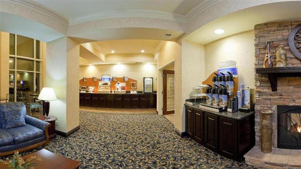 Holiday Inn Express Hotel & Suites Frankfort By Ihg Exterior photo