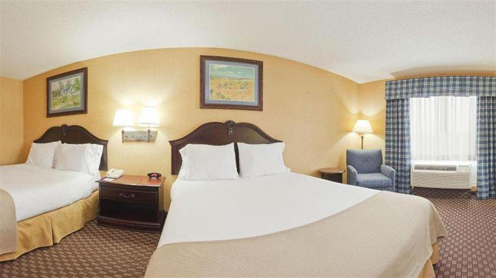 Holiday Inn Express Hotel & Suites Frankfort By Ihg Exterior photo