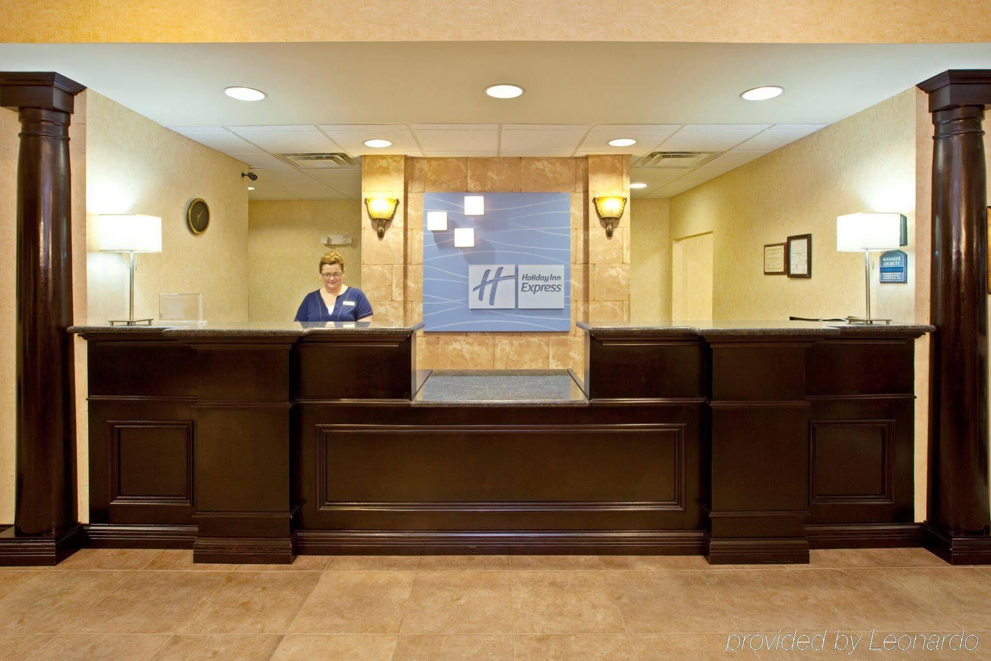 Holiday Inn Express Hotel & Suites Frankfort By Ihg Exterior photo