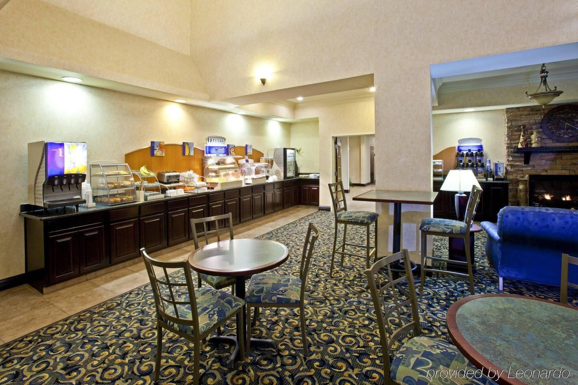 Holiday Inn Express Hotel & Suites Frankfort By Ihg Exterior photo